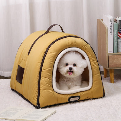 toutou dans niche pour chien intérieur 