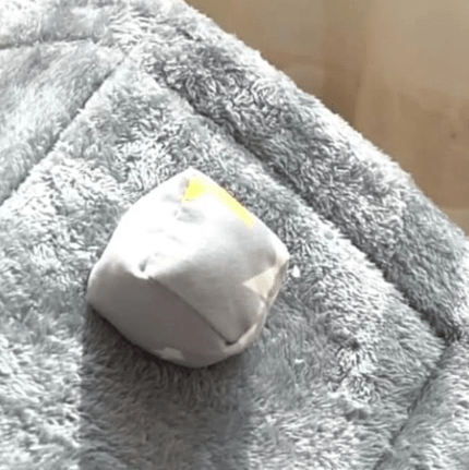 cabane d_interet pour chien en peluche avec cheminé