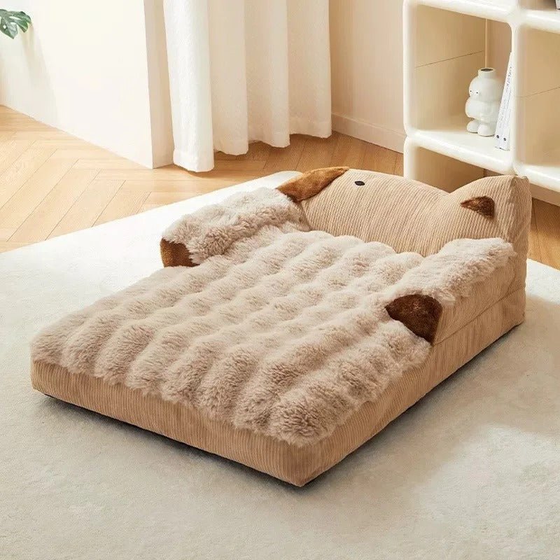 canapé pour chien en peluche dans la chambre