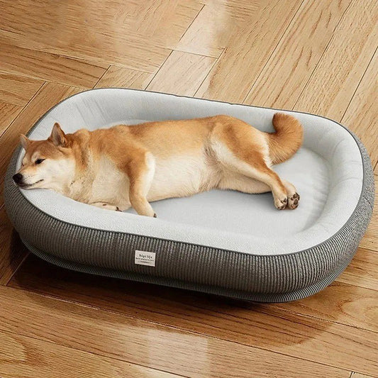 chien_allonger_dans_coussins_pour_chien_impermeable_gris