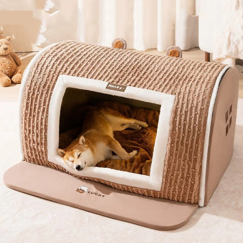 chien allonger dans niche pour chien buche