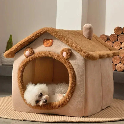 chien allonger dans niche pour chien oreille ours  marron clair