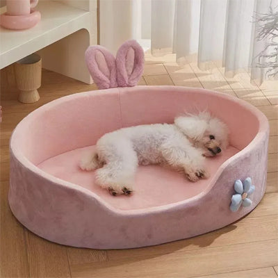 chien allonger dans panier pour chien oreille lapin chambre