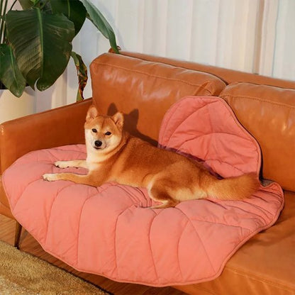 chien allonger sur tapis pour chien 