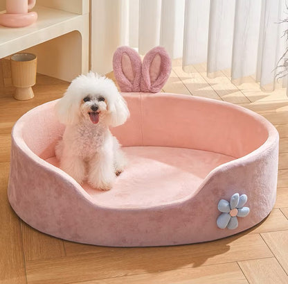 chien content dans panier pour chien oreille lapin