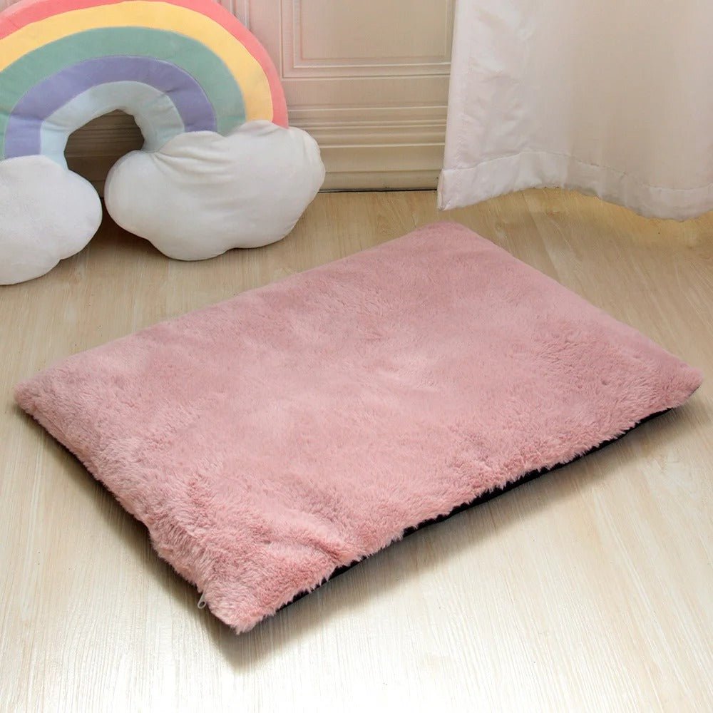 coussin chien en peluche rose