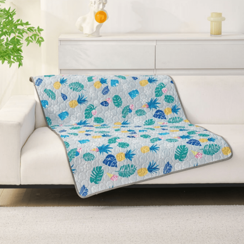 couverture rafraichissante chien sur canape