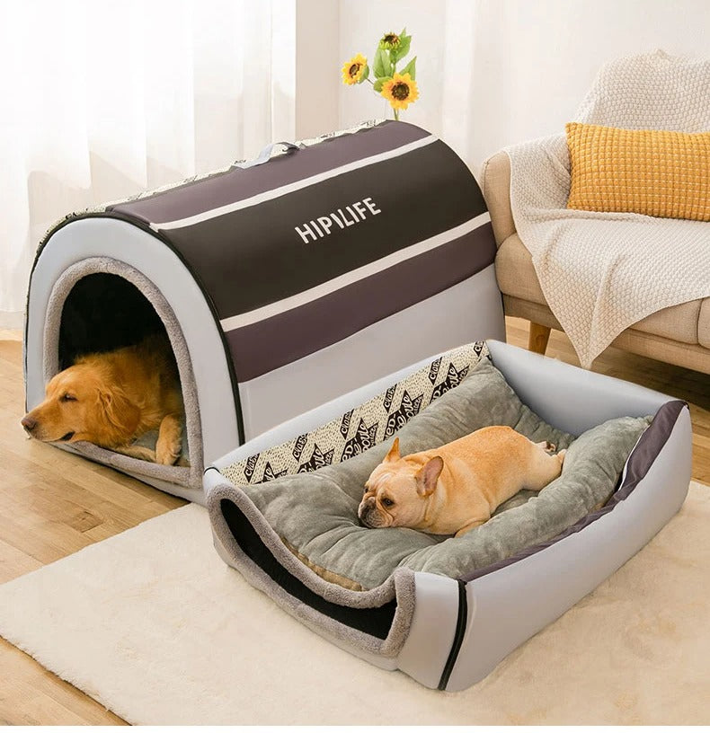 deux chiens allonger dans niche du chien et panier