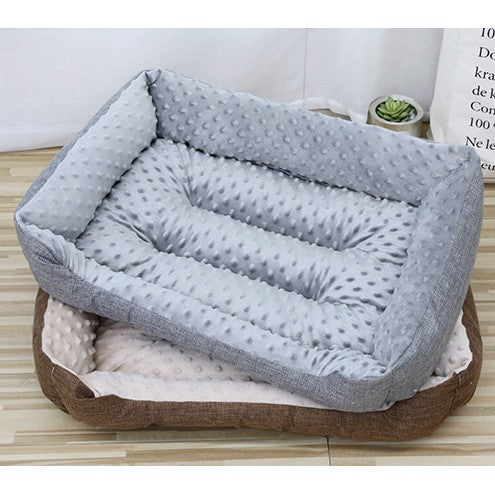 deux_variante_de_panier_pour_chien impermeable gris marron 