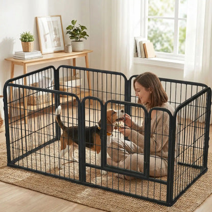 femme et son toutou dans le parc pour chien