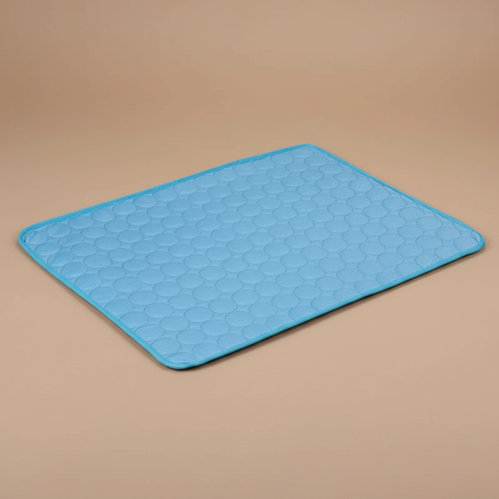 tapis rafraichissant chien bleu fond taupe