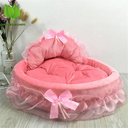 lit pour chien avec un nœud en dentelle
