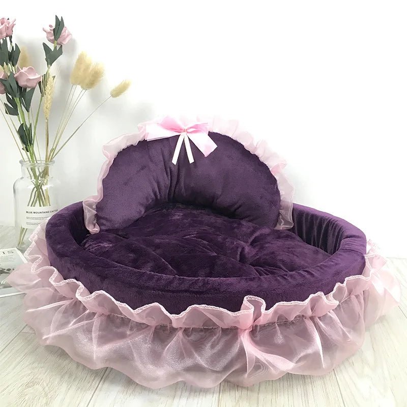 lit pour chien violet en dentelle
