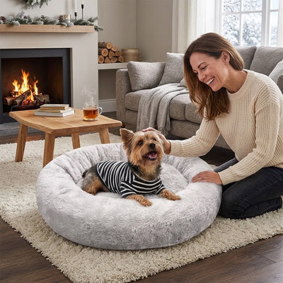 maman contente de son toutou dans panier chien lavable