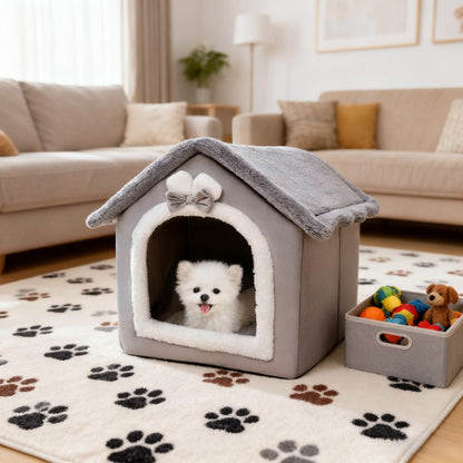 niche intérieure petit chien avec des joues
