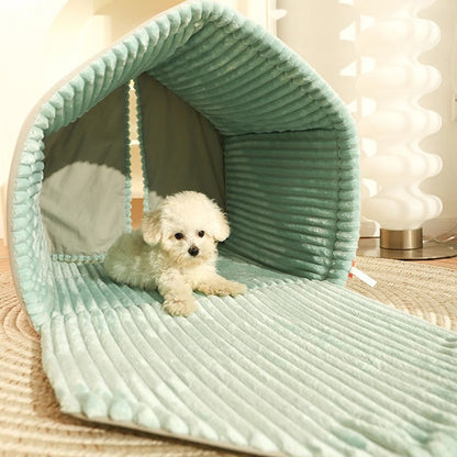 niche pour chien triangulaire ouvert