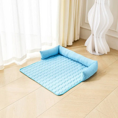 tapis rafraichissant chien étaler dans salon