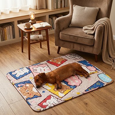 toutou allonger sur Tapis rafraichissant  Chien léger 