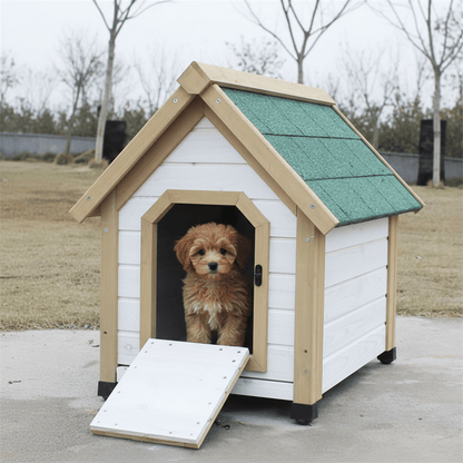 toutou dans cabane pour chien en bois
