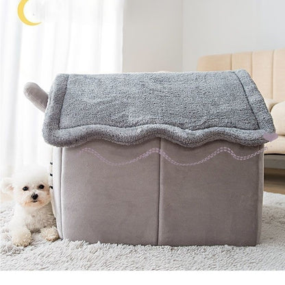 toutou devant niche chien intérieure démontable