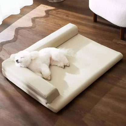 toutou dort dans matelas orthopédique pour chien avec coussin