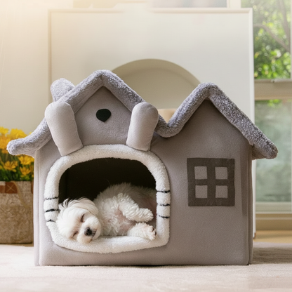 toutou dort dans niche chien double toit en peluche