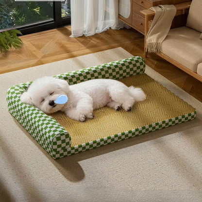 toutou ronfle dans son tapis rafraichissant pour chien